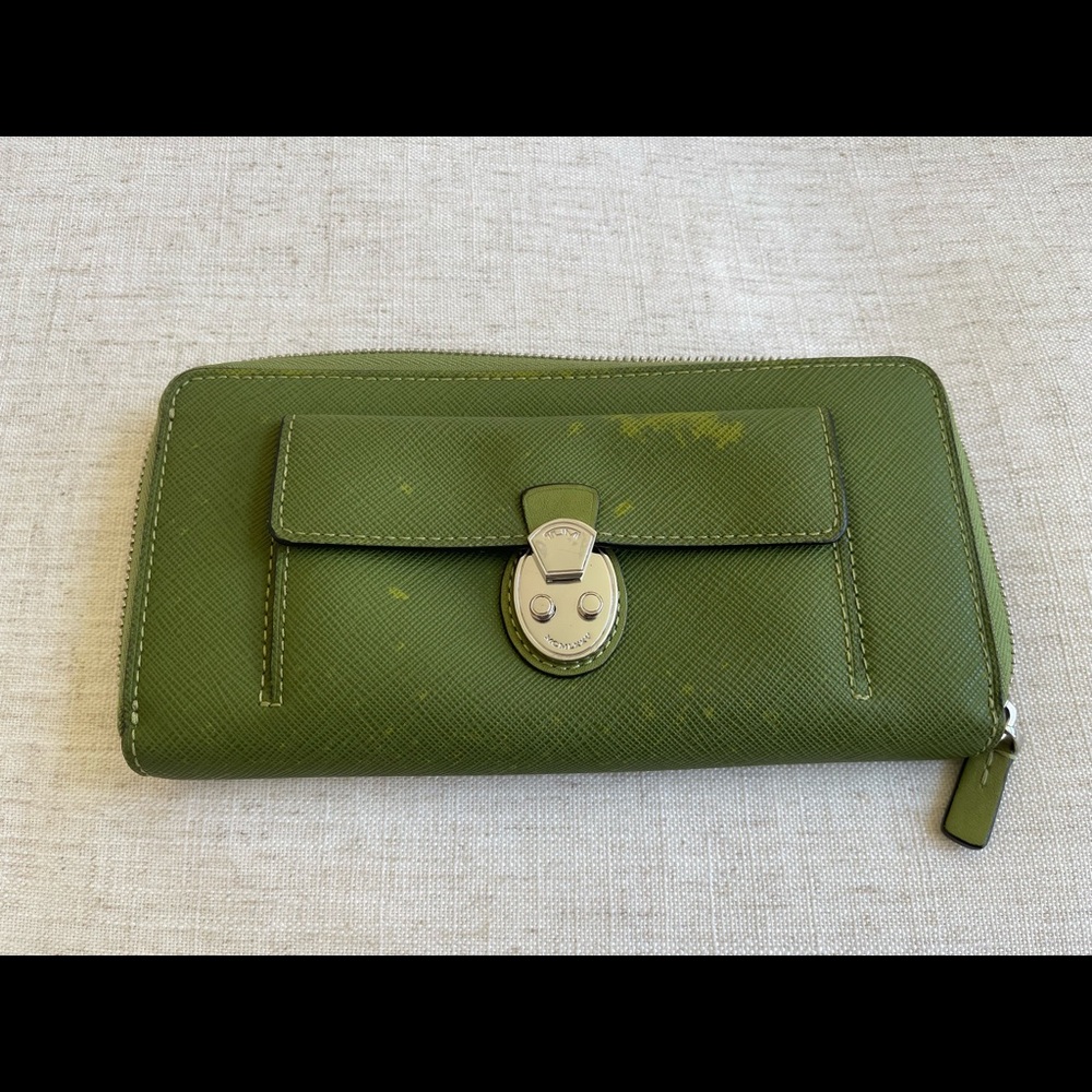 Tumi wallet